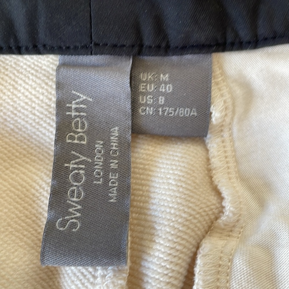 Sweaty Betty Riley M Cuffed lined worn once casual dressy pant. Side pockets - Picture 4 of 9